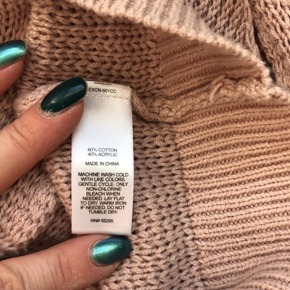 Express dusty pink sweater w/ cutout arms - Picture 9 of 9